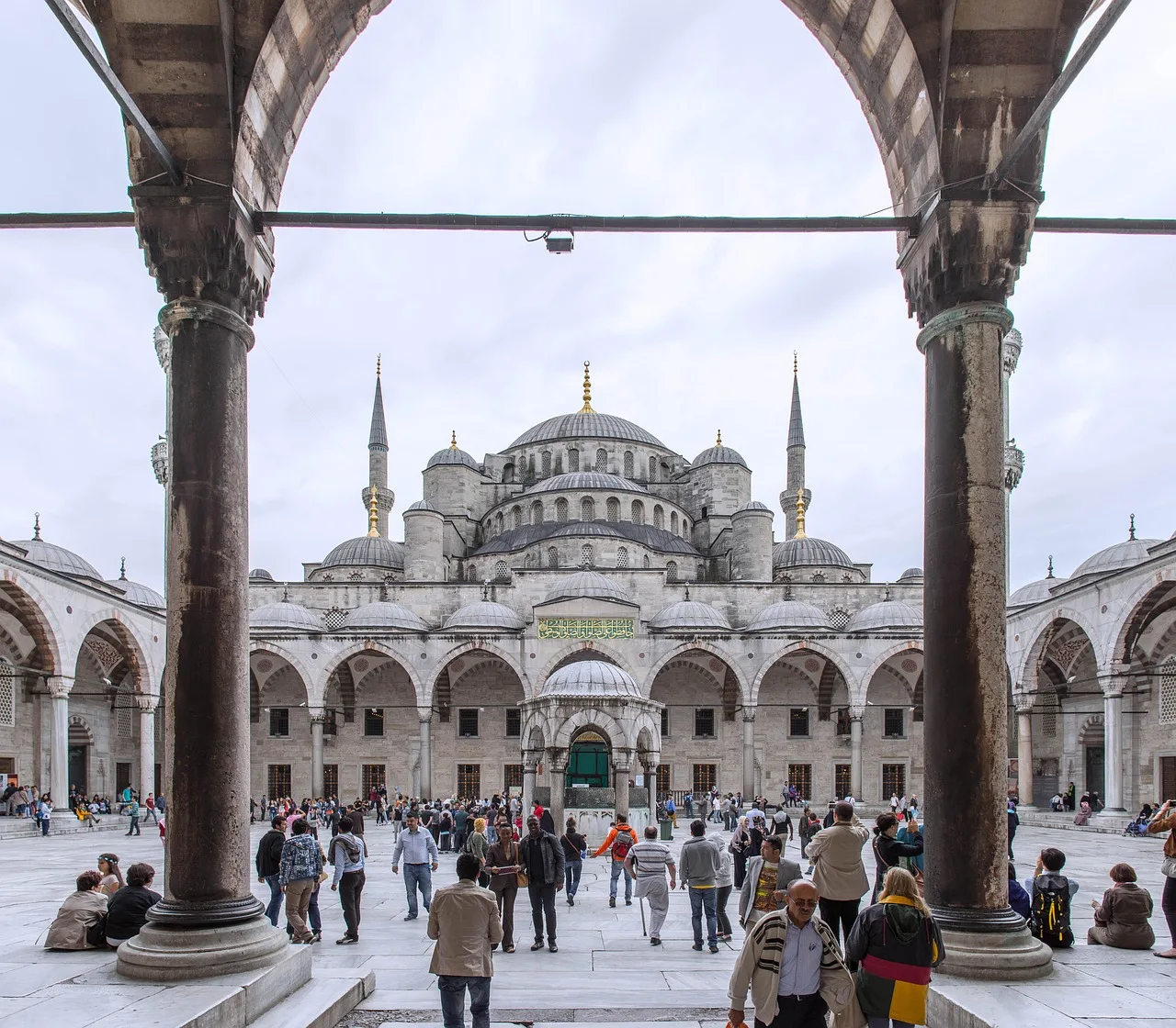 Temsili görsel: Ülke genelindeki camilerde sela sesleri yükseldi