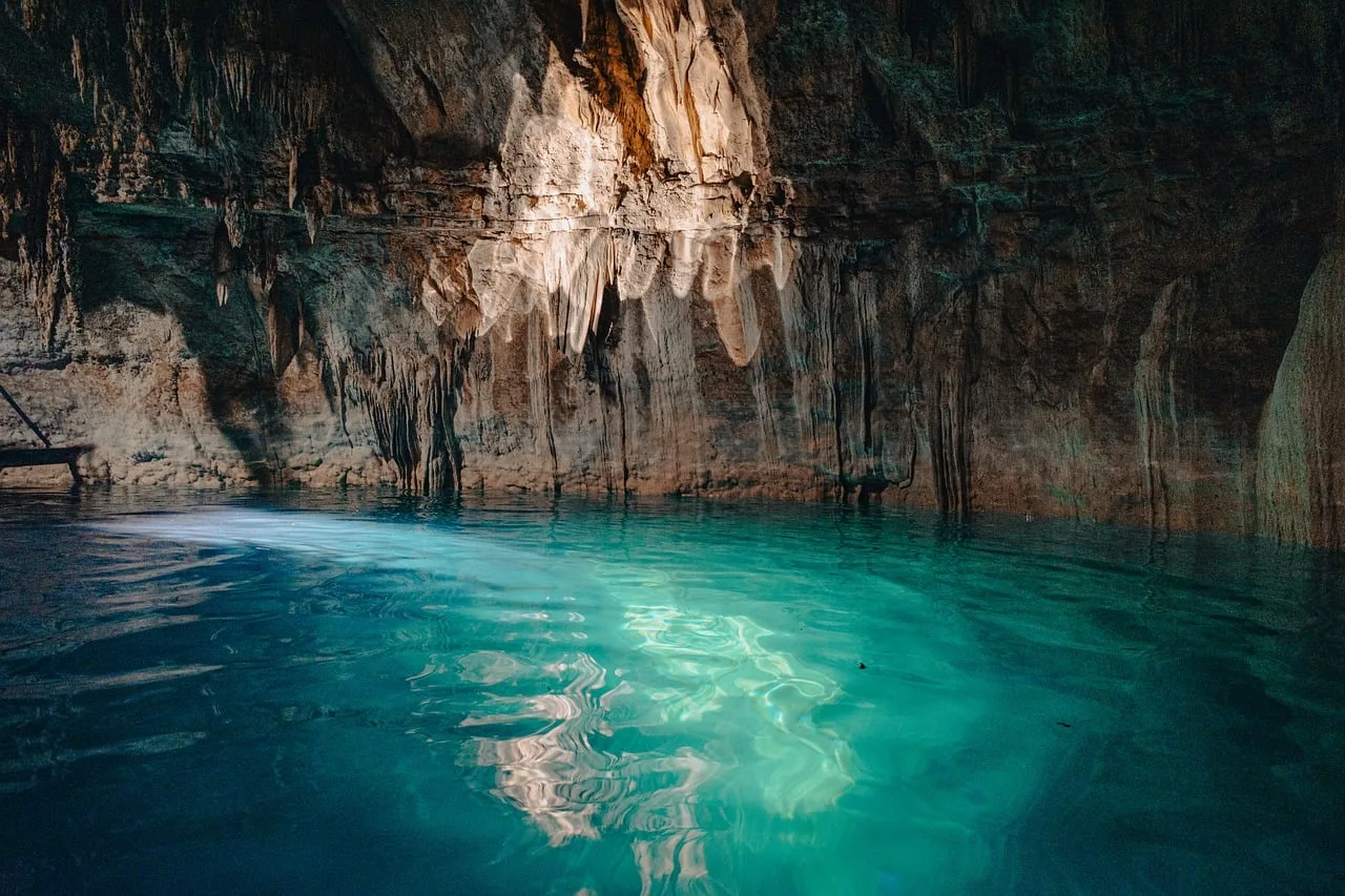 Temsili görsel: Çal Mağarası'nda korkuluk kazası: İki turist yaralandı