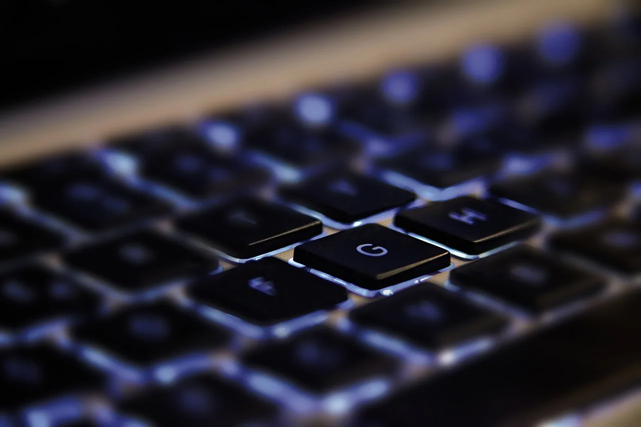 Temsili görsel: Apple'dan dokunmatik ekranlı MacBook hazırlığı