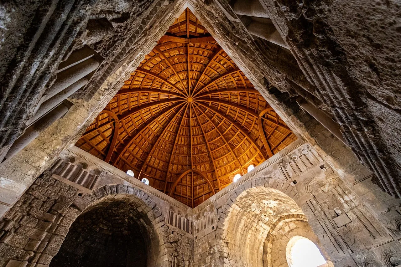 Temsili görsel: Erzurum'daki Kemaliye Camii'nin sıra dışı minaresi ilgi odağı oldu