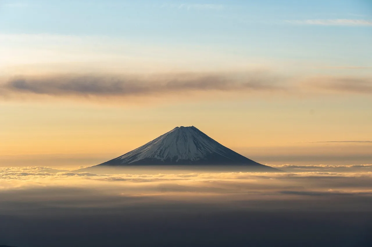 Temsili görsel: Mayon Yanardağı'nda patlama: 3. seviye alarm verildi