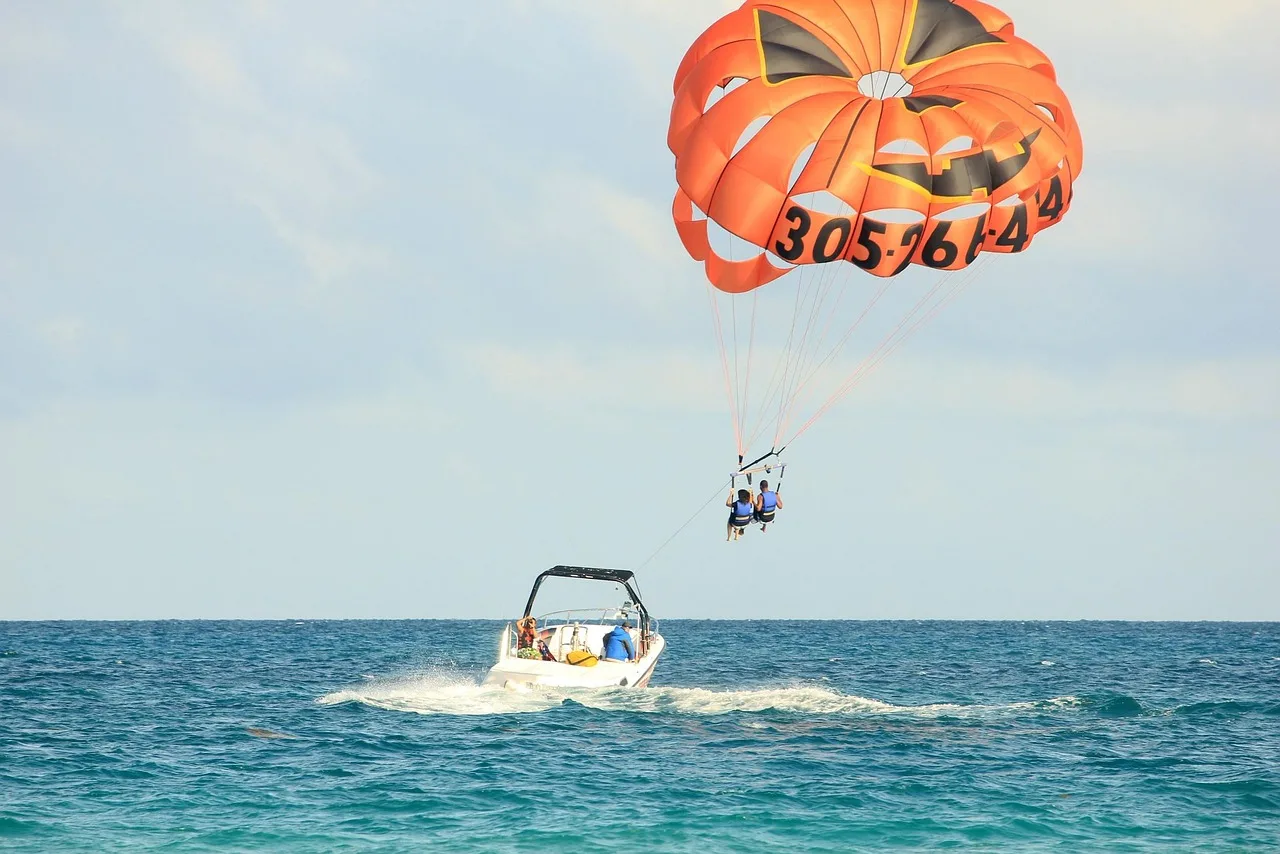 Temsili görsel: Kemer'de deniz paraşütü kazası: 2 yaralı