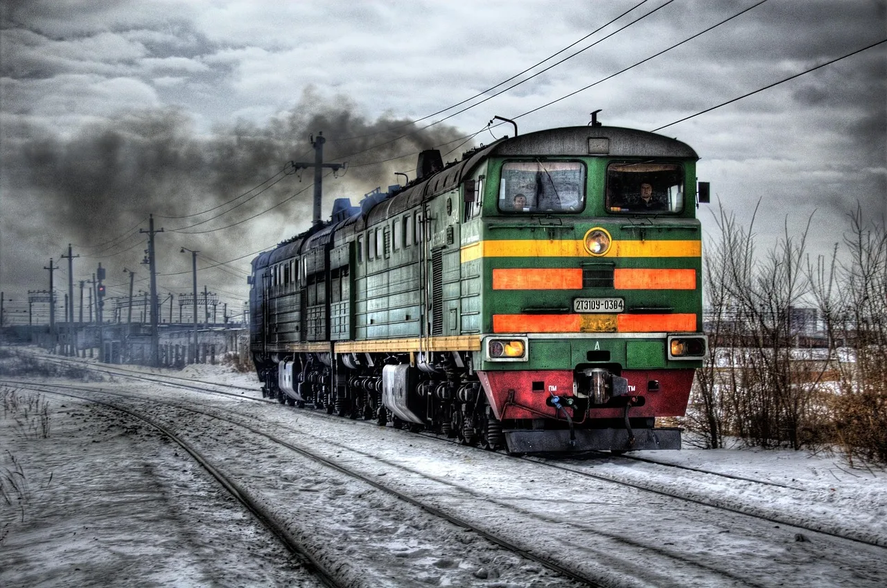 Temsili görsel: Elazığ'da tren ve otomobil çarpıştı