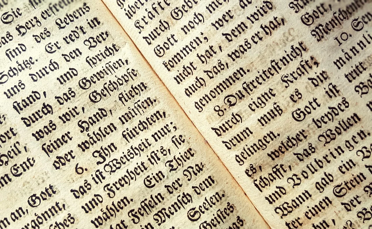 Temsili görsel: 150 yıl sonra kütüphaneye dönen antik kitap